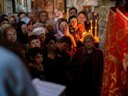 Архиепископ Феофилакт совершил литургию в храме на горе Шоана