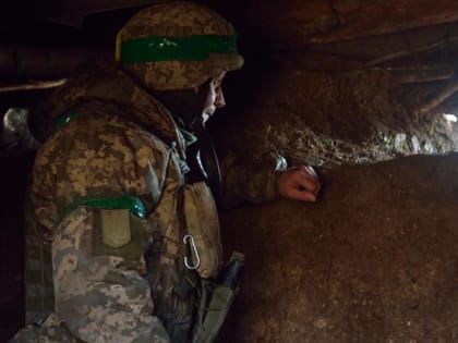 У Артёмовска враг предпринял массовые попытки прорыва обороны, героически погибли наши командиры. Командующий группировкой «Восток» ВСУ пообещал взять «сакральный» для Зеленского г