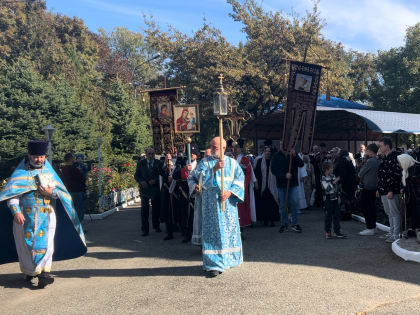 Православные христиане Карачаево-Черкесии отметили праздник Покрова Пресвятой Богородицы