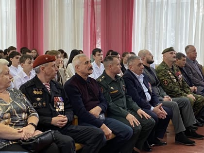 В столице Карачаево-Черкесии появилась Парта Героя Сергея Борисова