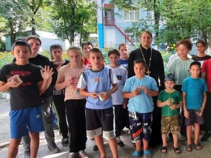 Священник рассказал детям о заповедях