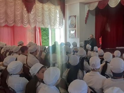 Священник пожелал студентам любить Бога и ближних