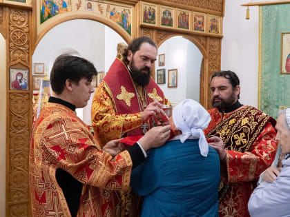 Архиепископ Феофилакт совершил литургию в храме поселка Нежинский