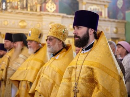 Архиепископ Феофилакт совершил литургию в Спасском соборе Пятигорска