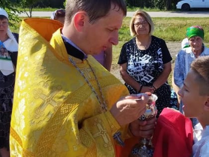 На месте будущего храма в селе Розовка совершили первую литургию