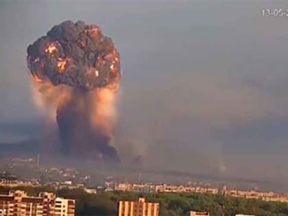 Россия нанесла самый массовый удар по Киеву: поражены военные объекты. Киевский режим засекретил информацию по Хмельницкому: Люди покидают свои дома, В Хмельницком и Тернополе