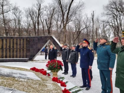 Сотрудники следственного управления по республике приняли участие в торжественном мероприятии, посвященном Дню защитника Отечества