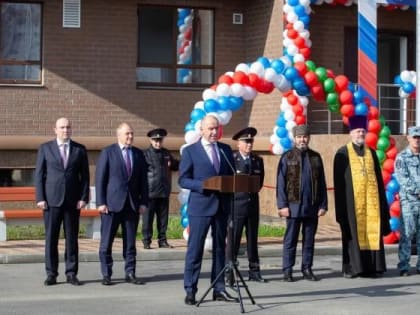 Благочинный поздравил новоселов в День народного единства