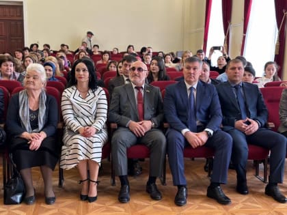 В Карачаевске прошло торжественное открытие Года педагога и наставника