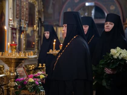 Архиепископ Феофилакт совершил литургию в Георгиевском женском монастыре