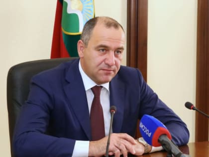лава Карачаево-Черкесии Рашид Темрезов поручил к 1 сентября выплатить по 10 тысяч рублей на каждого школьника семьям участников СВО