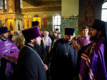 Архиепископ Феофилакт совершил богослужения Воздвижения Креста Господня