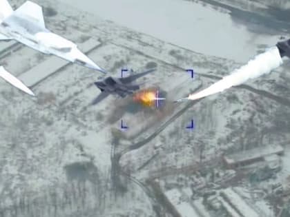 Западные кураторы массово сбежали с Украины. Военные испугались удара российским "Кинжалом". На месте танков - груда металлолома: Военкоры показали кадры мощного удара по