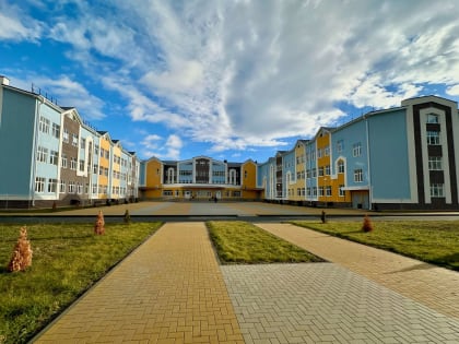 В Черкесске позаботились о безопасной перевозке детей из ремонтируемой гимназии в новую школу