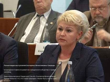 Она успела донести правду о школьных проблемах до Президента. В Ульяновске разоблачили вранье министра Кравцова: он обвел Путина вокруг пальца!