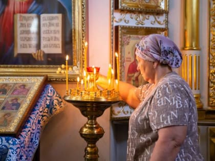 Архиепископ Феофилакт совершил литургию в Иверском храме поселка Змейка