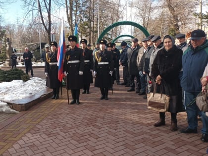 Сегодня состоялось торжественное открытие бюста Боташева Канамата Хусеевича