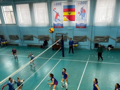 Женская волейбольная команда из Карачаево-Черкесии вышла в полуфинал Первенства России