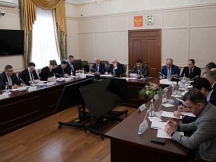 Мурат Аргунов провёл заседание Правительства КЧР