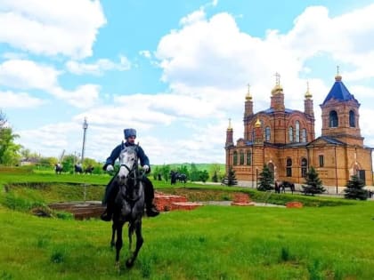 По селам и станицам епархии прошёл Казачий конный крестный ход