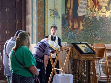 Архиепископ Феофилакт совершил литургию в Неделю 6 по Пятидесятнице