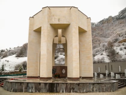 Глава Карачаево-Черкесии Рашид Темрезов, председатель Народного Собрания (Парламента) КЧР Александр Иванов и председатель Правительства КЧР Мурат Аргунов обратились к жителям регио