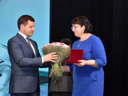 В Карачаево-Черкесии поздравили медицинских работников с профессиональным праздником