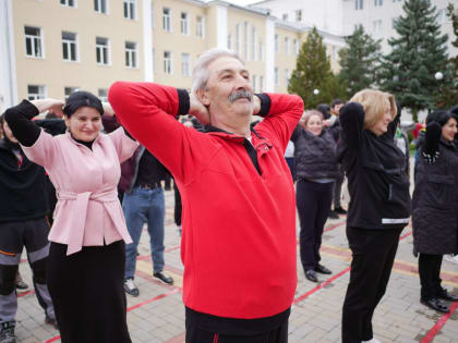 Во Всемирный день здоровья в КЧГУ провели зарядку
