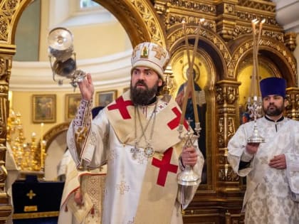 Архиепископ Феофилакт возглавил престольные торжества Лазаревского храма Пятигорска