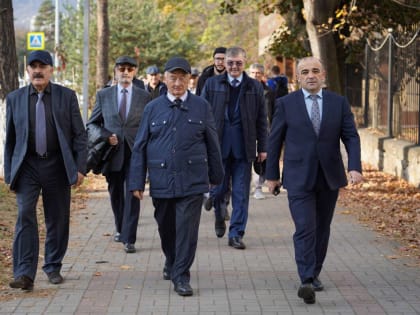 КЧГУ принял участие в траурном митинге, приуроченном 80-летию депортации карачаевского народа