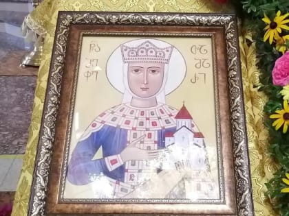 Прихожане подарили собору икону царицы Тамары