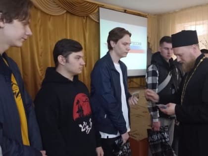 Благочинный напутствовал призывников