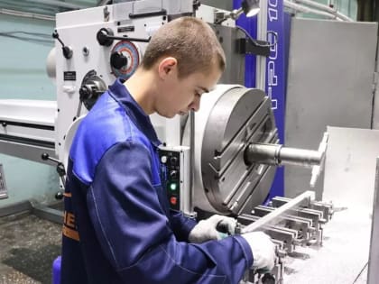 «Работать за миску супа не готовы»: что стало с главной проблемой экономики-2023