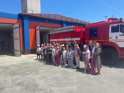 В пожарно-спасательной части станицы Зеленчукская прошла экскурсия для воспитанников детских лагерей