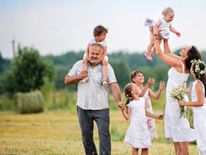 Семья – фундамент государства. Никто это утверждение не оспаривает. Но как живется семьям, особенно многодетным, в нынешней России?