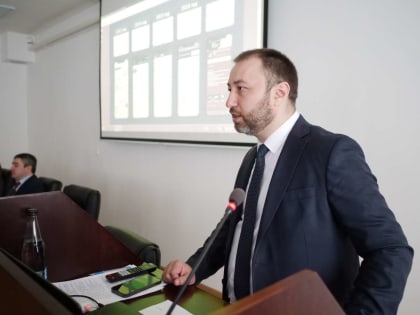 На ФЭУ прошла встреча с руководителем ЦУР КЧР Ахматом Аппаковым