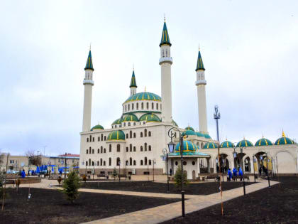 Глава КЧР своим указом объявил 10 апреля, Ураза-байрам, нерабочим днем