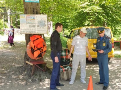 В Теберде провели профилактическую беседу с арендаторами и отдыхающими по вопросам пожарной безопасности и правил поведения на водных объектах