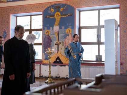 Архиепископ Феофилакт совершил литургию в Иверском храме епархиального дома