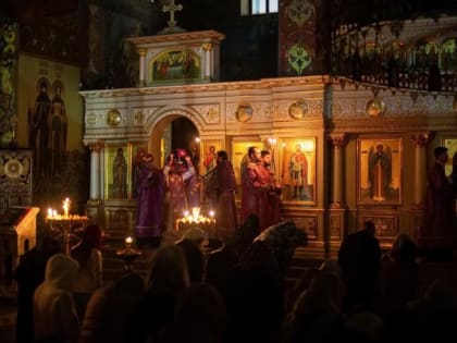 Архиепископ Феофилакт совершил последнюю в Великом посту вечернюю Литургию Преждеосвященных Даров