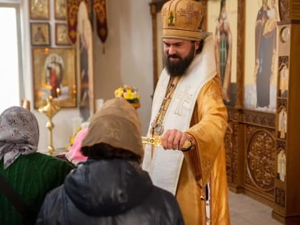 Архиепископ Феофилакт молитвенно почтил святителя Тихона