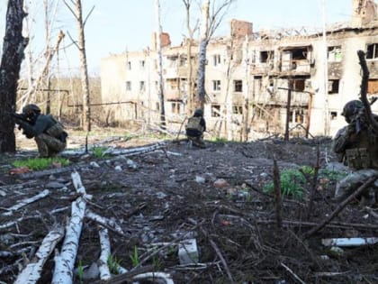 Сводки из Бахмута: огненный мешок и ушат холодной воды. «Мясорубка» продолжается: только в списках погибших киевлян — 1042 фамилии за пять дней. Враг бросил в наступление на Соледа