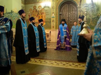 Архиепископ Феофилакт совершил богослужения Сретения Господня