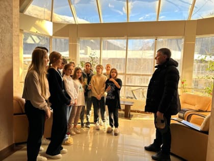 Зимняя сказка Домбая для луганских школьников