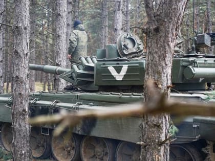 Вокруг Артемовска сжимаются клещи: Как российские бойцы наступают на залитые бетоном бункеры ВСУ. Минобороны России заявило об освобождении Клещеевки и Лобковое. Военная ценность н