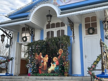 В православных храмах КЧР прошли праздничные богослужения