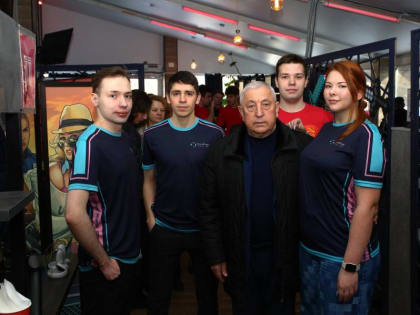 Федеральные телеканалы о встрече Николая Харитонова с киберспортивными командами