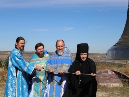 В монастыре освятили колокола строящегося собора