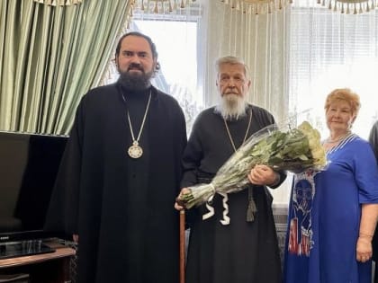 Архиепископ Феофилакт поздравил и поблагодарил священника