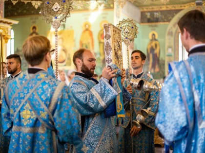 Архиепископ Феофилакт совершил молебен для учащихся